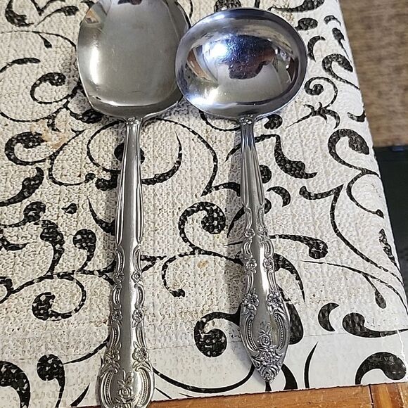 Oneida Serving Spoon and Ladle Set - Picture 1 of 5